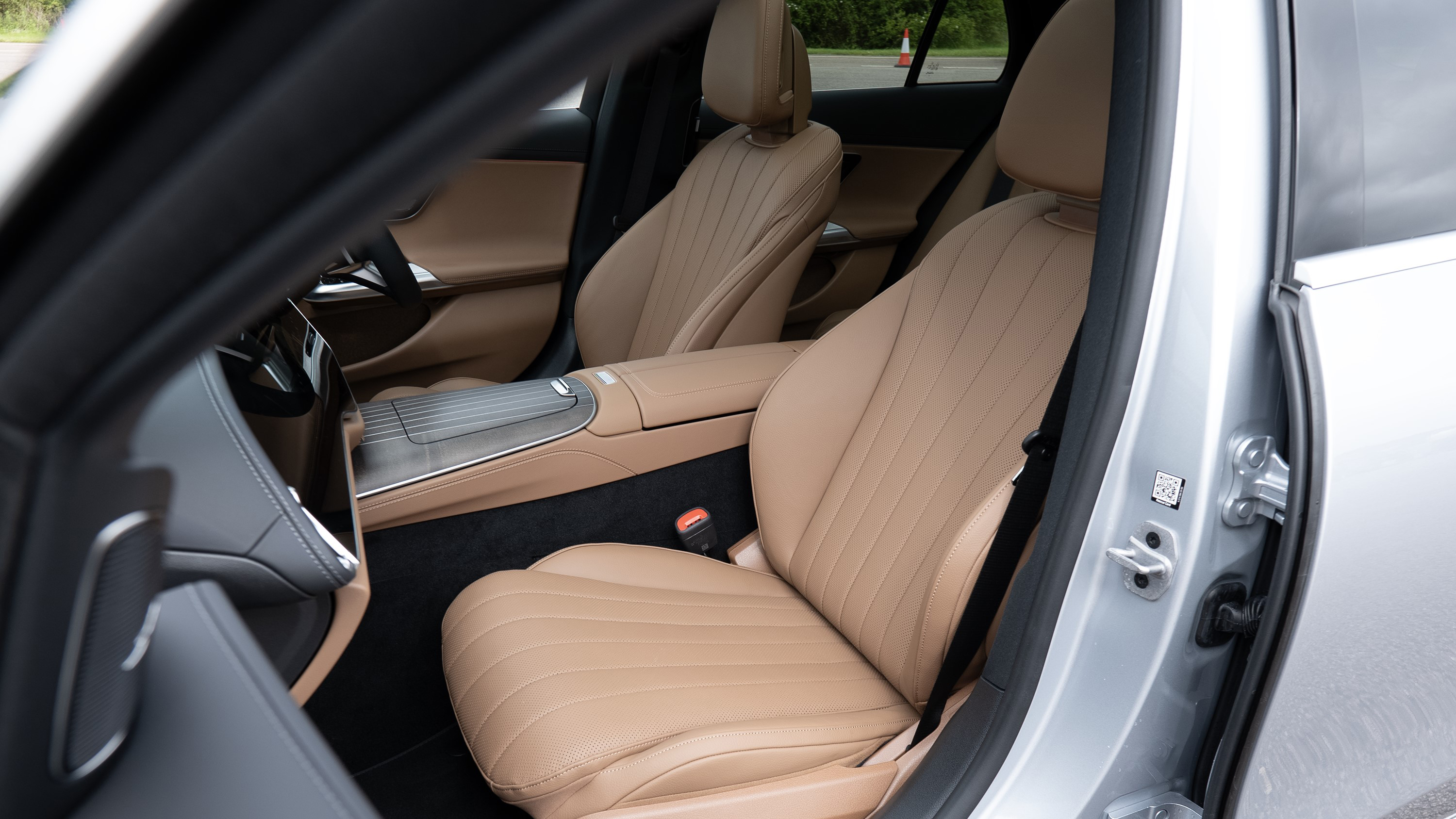 MERCEDES-BENZ E CLASS DIESEL ESTATE E300de Urban Edition 5dr 9G-Tronic